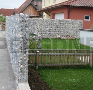 каменный декоративный забор