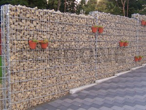 каменный забор Пергон